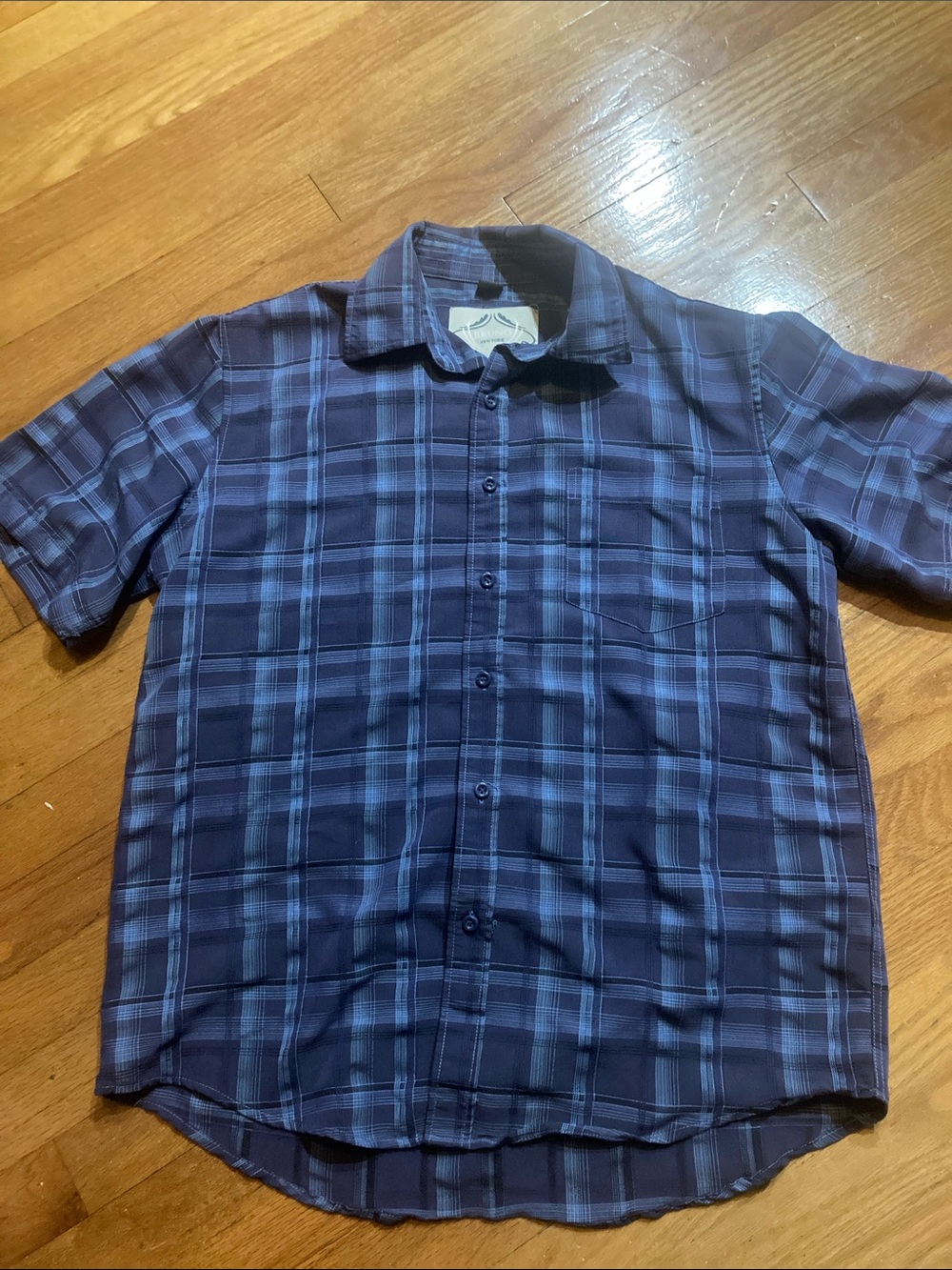 Men's Blue Plaid Short Sleeve Button-Up Shirt size medium